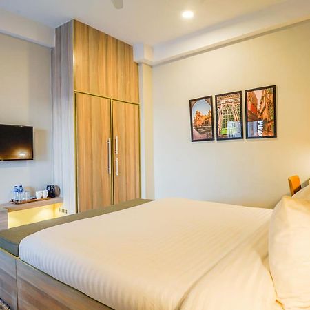 Roomy Crossroads Hotel, Peshawar Eksteriør billede