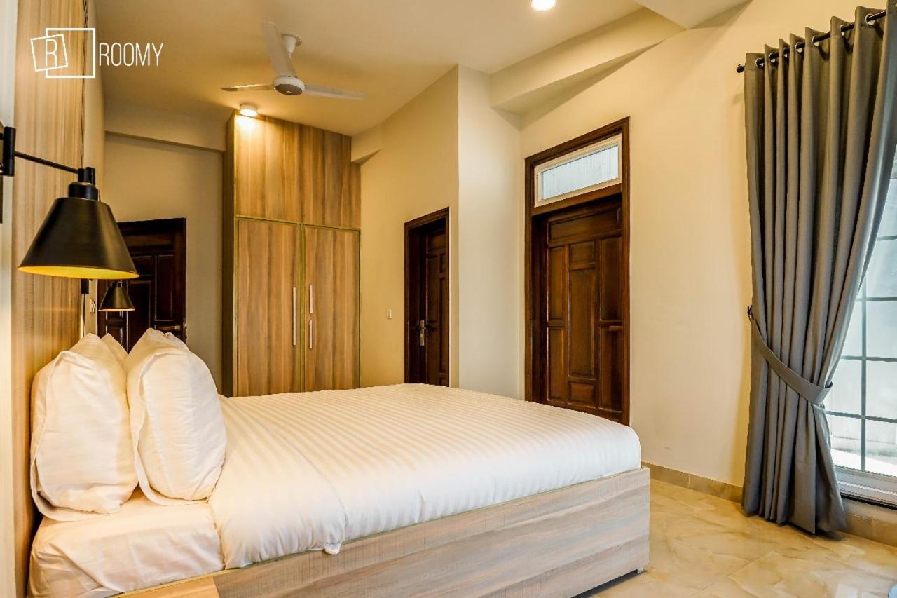 Roomy Crossroads Hotel, Peshawar Eksteriør billede